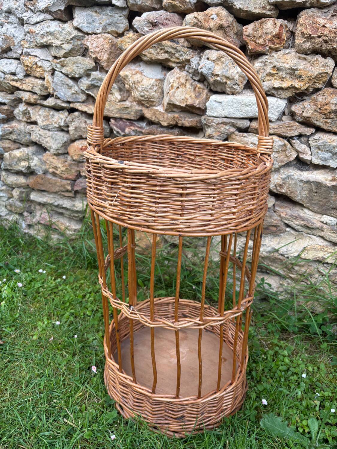 Vintage wicker aperitif basket
