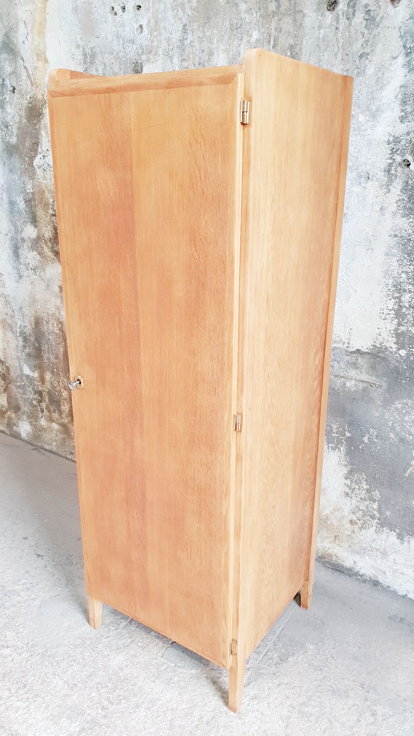 Vintage boarding cabinet