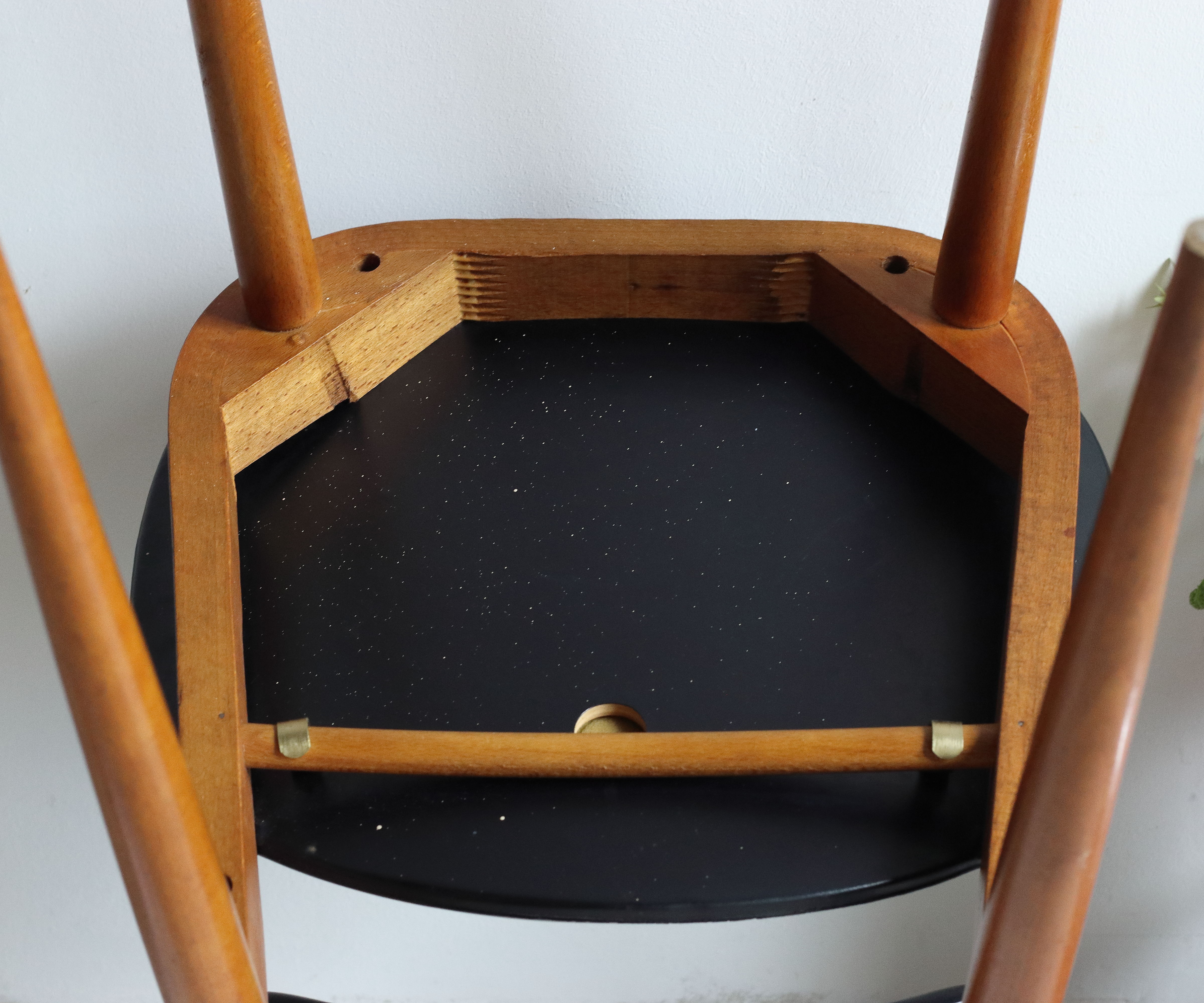 Suite of 6 Chairs Baumann model Pegasus in beech and faux black leather