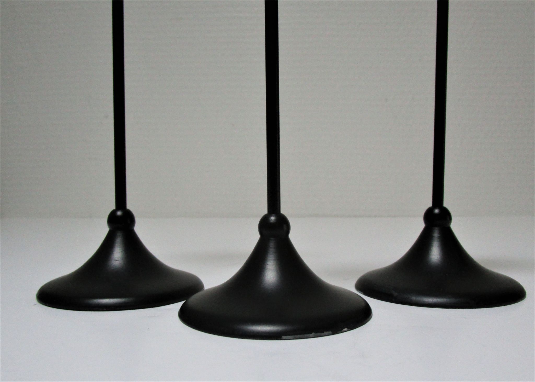 Trois bougeoirs métal laqué noir scandinaves