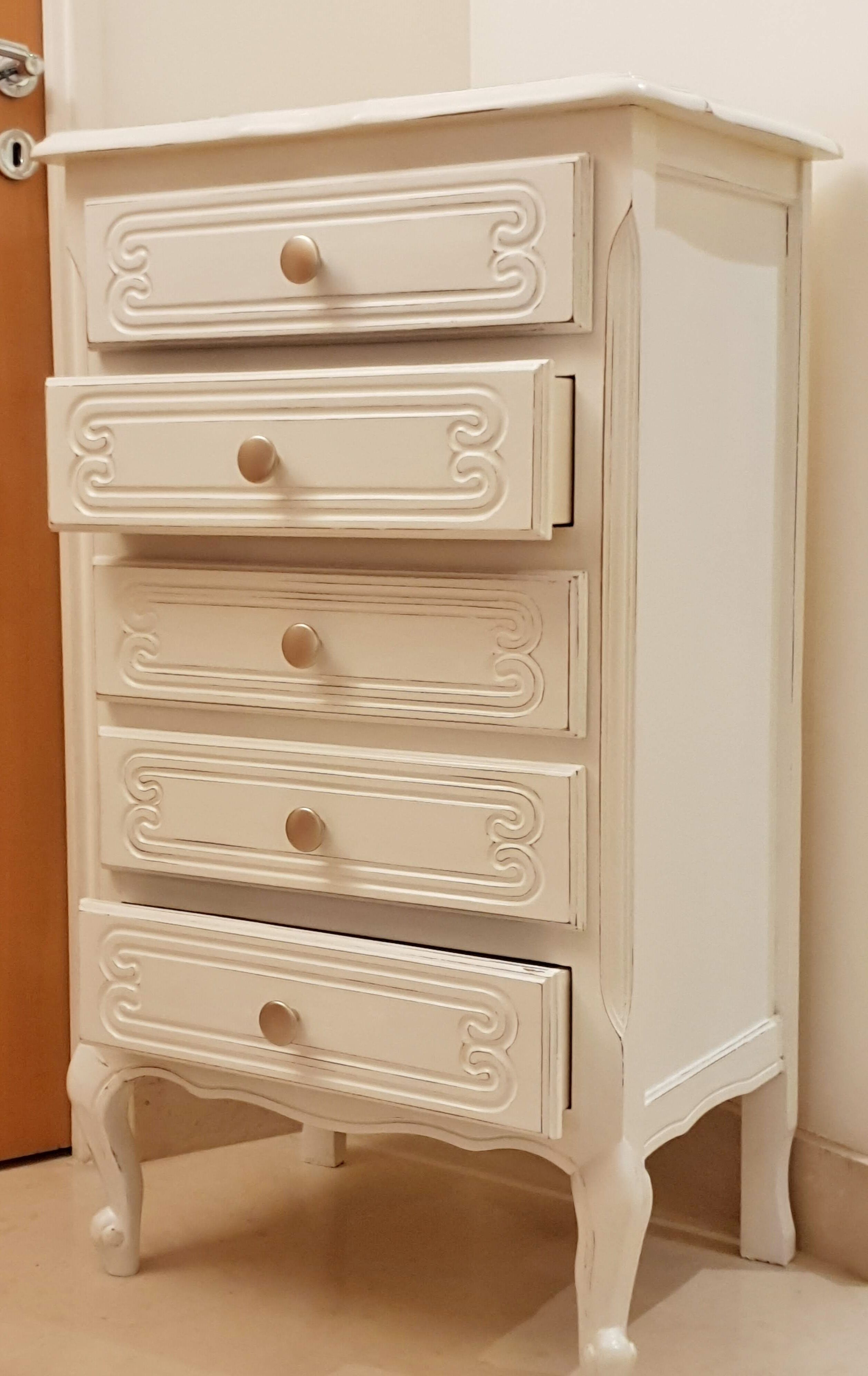 White shabby chiffonier