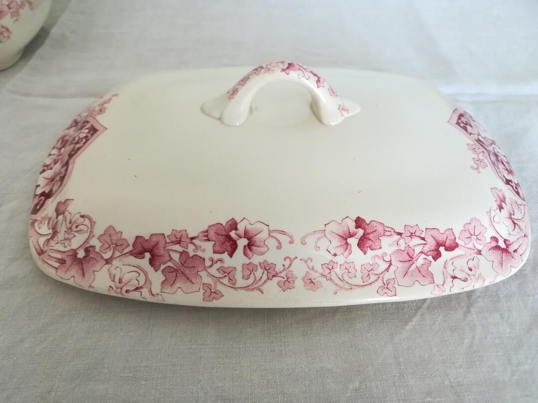 Soupière or vegetable in leanie Lunéville KG model "Lierre crest ".