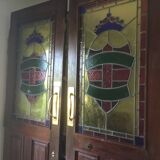 Beating doors of english pub Dungeons & Dragons