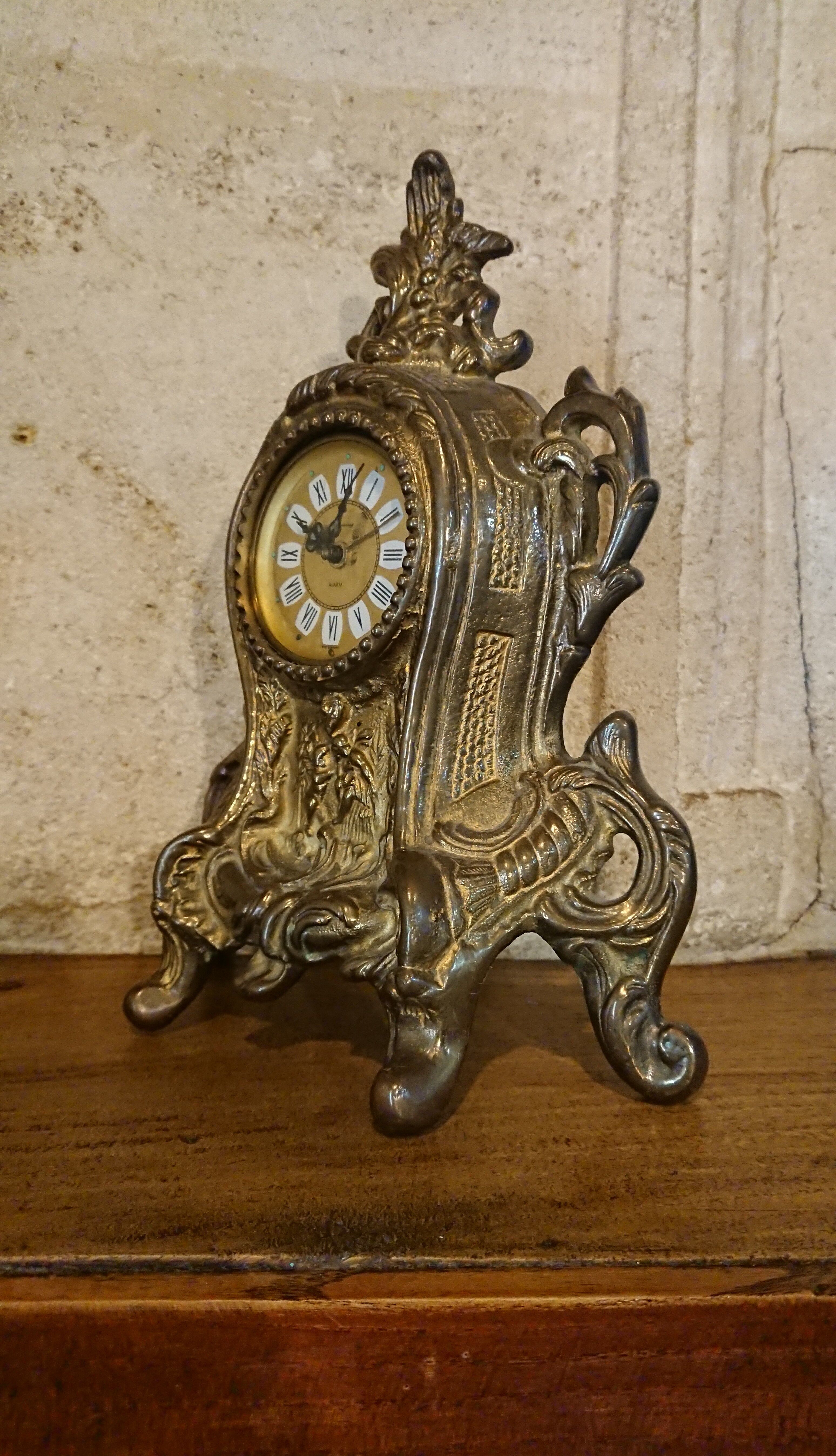 Cartel Clock