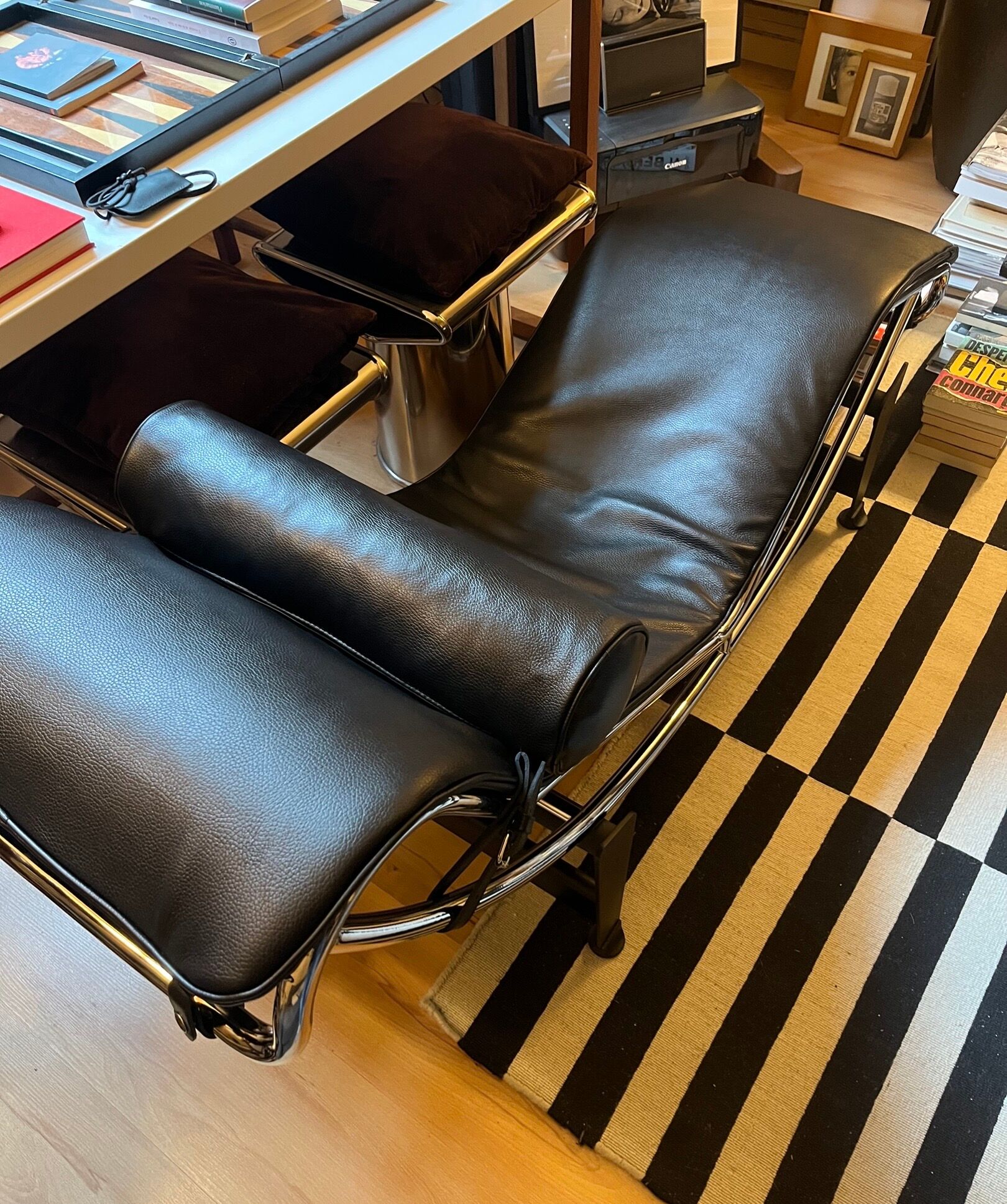 LC4 chaise longue Le Corbusier