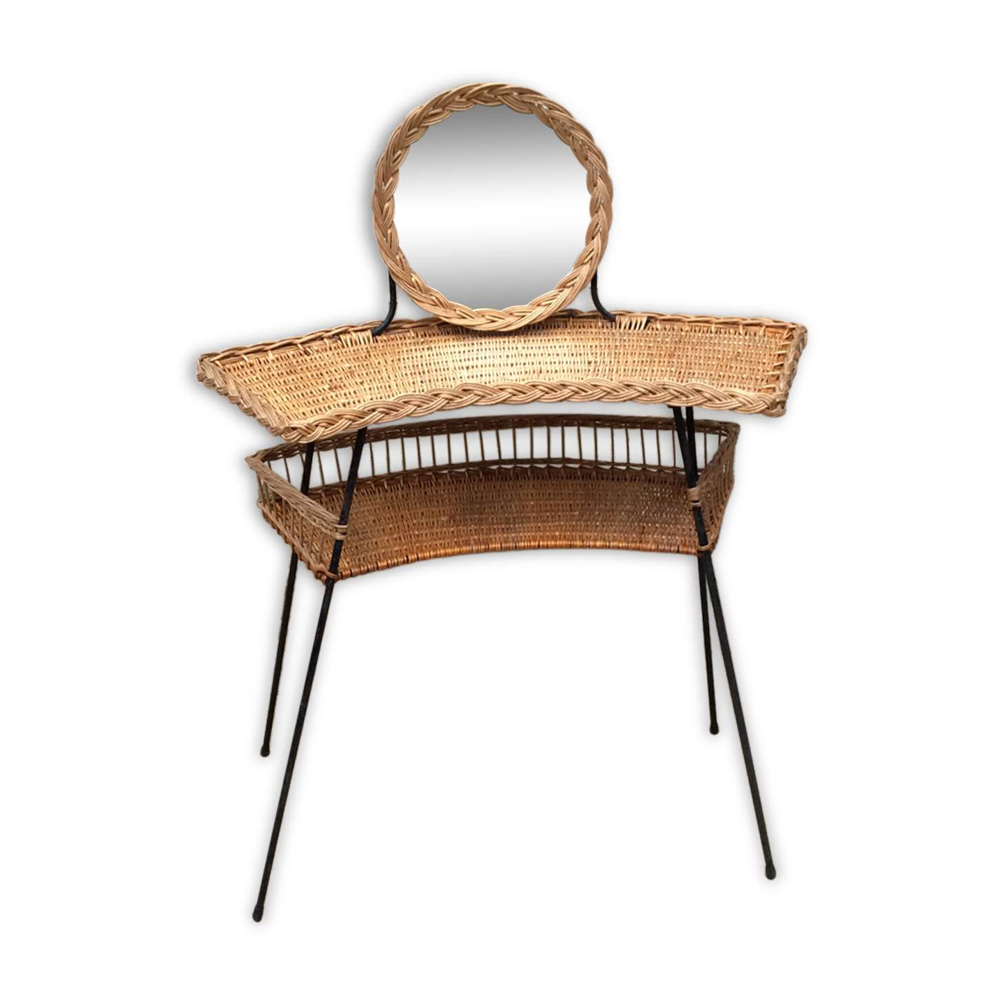 Wicker dressing table