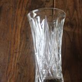 Vase en verre ciselé évasé motifs triangles losanges
