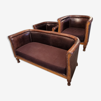 Leather bench and armchair assembly