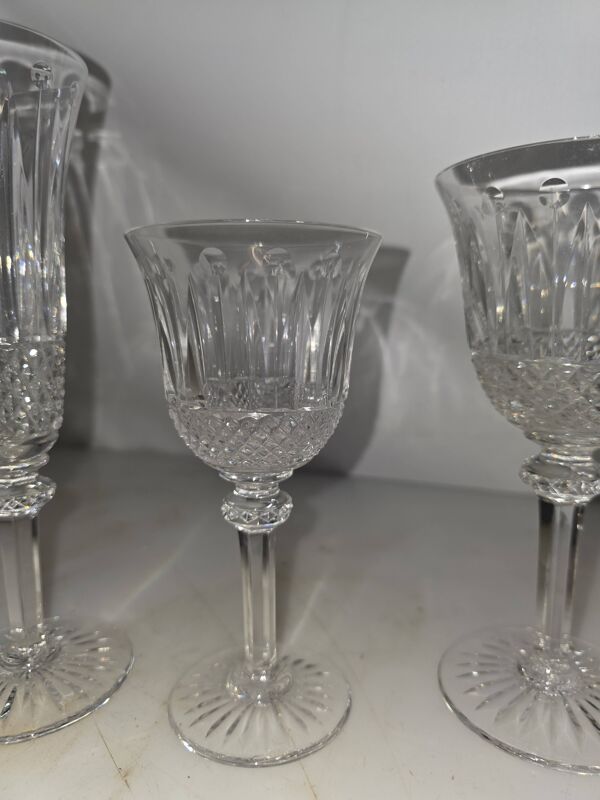Service de 27 verres en cristal de Saint-Louis