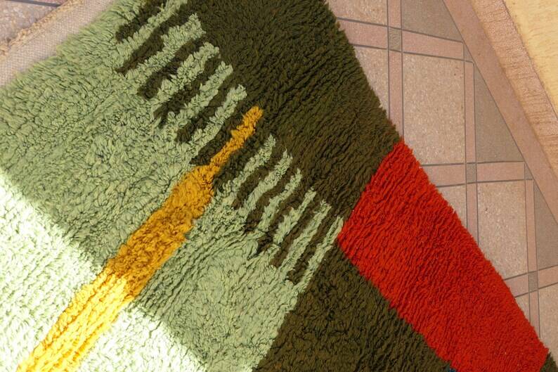 Colorful handmade Moroccan rug 250cm x 150cm