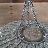 Round suspension of faceted glass grapevines