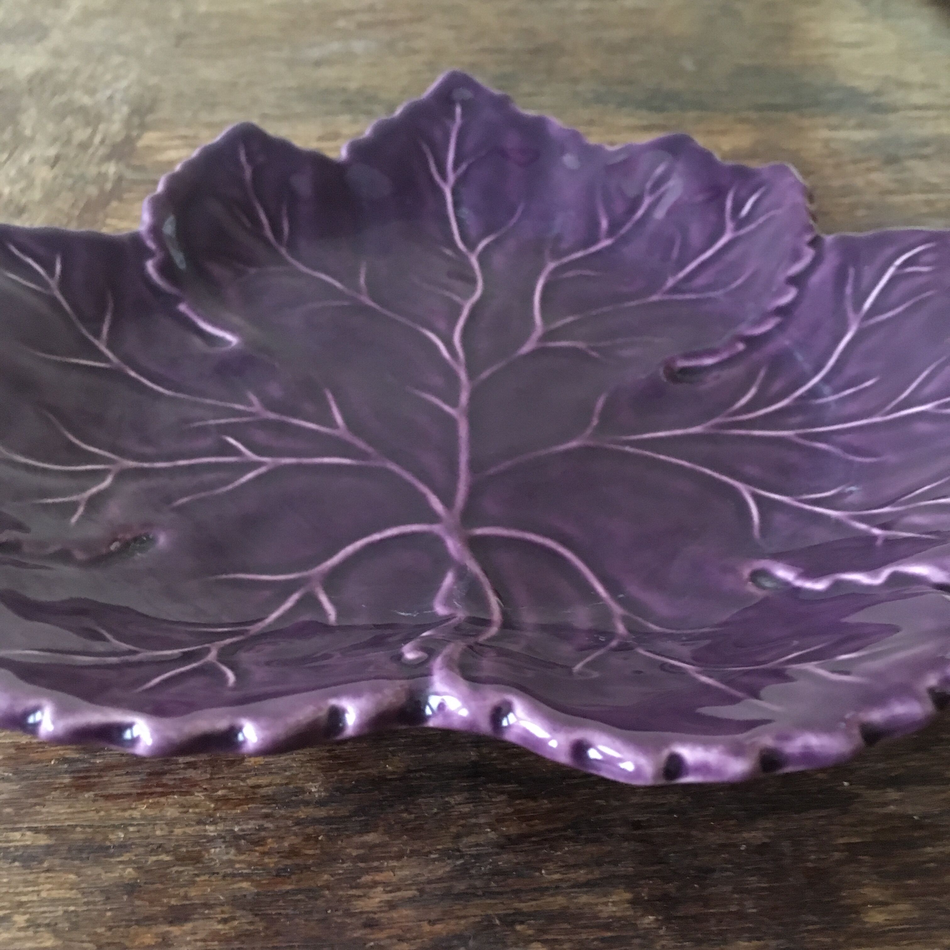 Empty pocket or purple table ceramic leaf plate