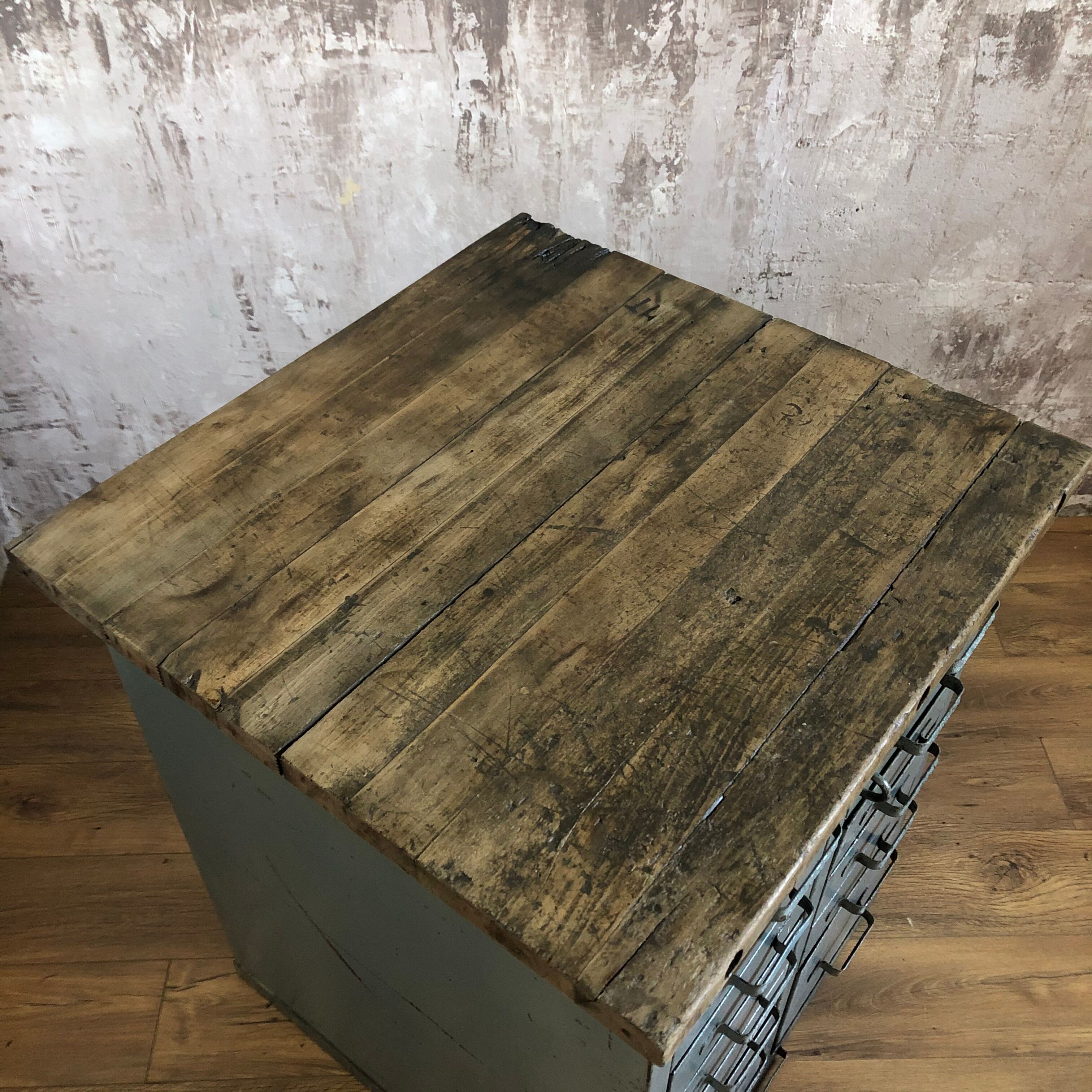 Workshop furniture with drawers, metal and wood