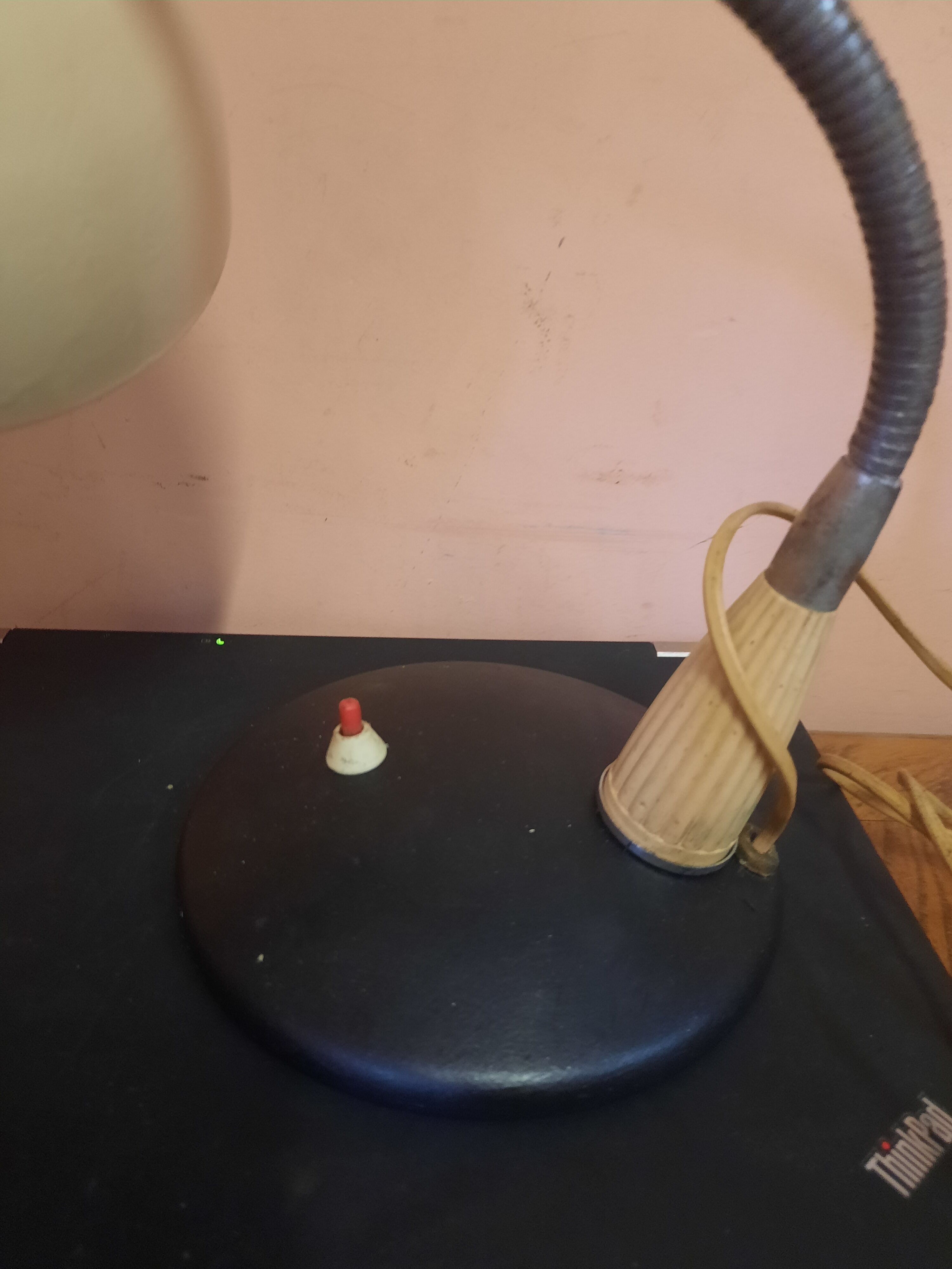 Industrial articulated table lamp