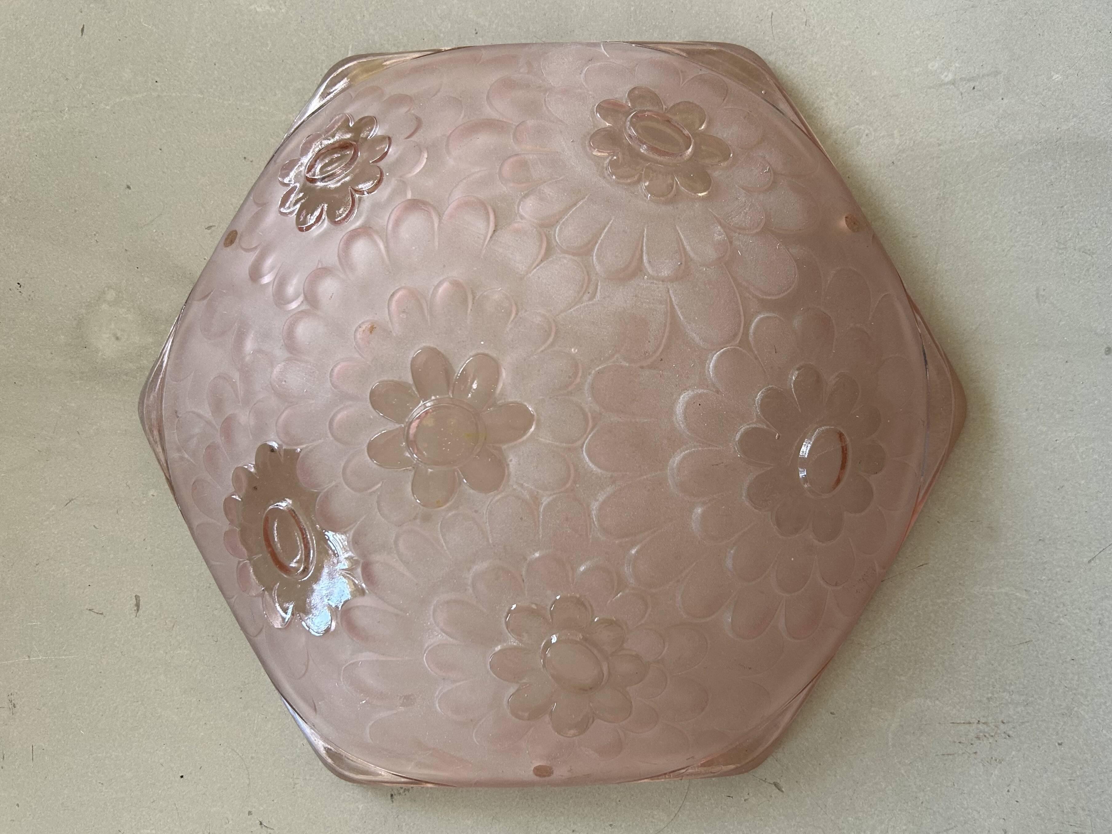 Vase suspension signed Degué