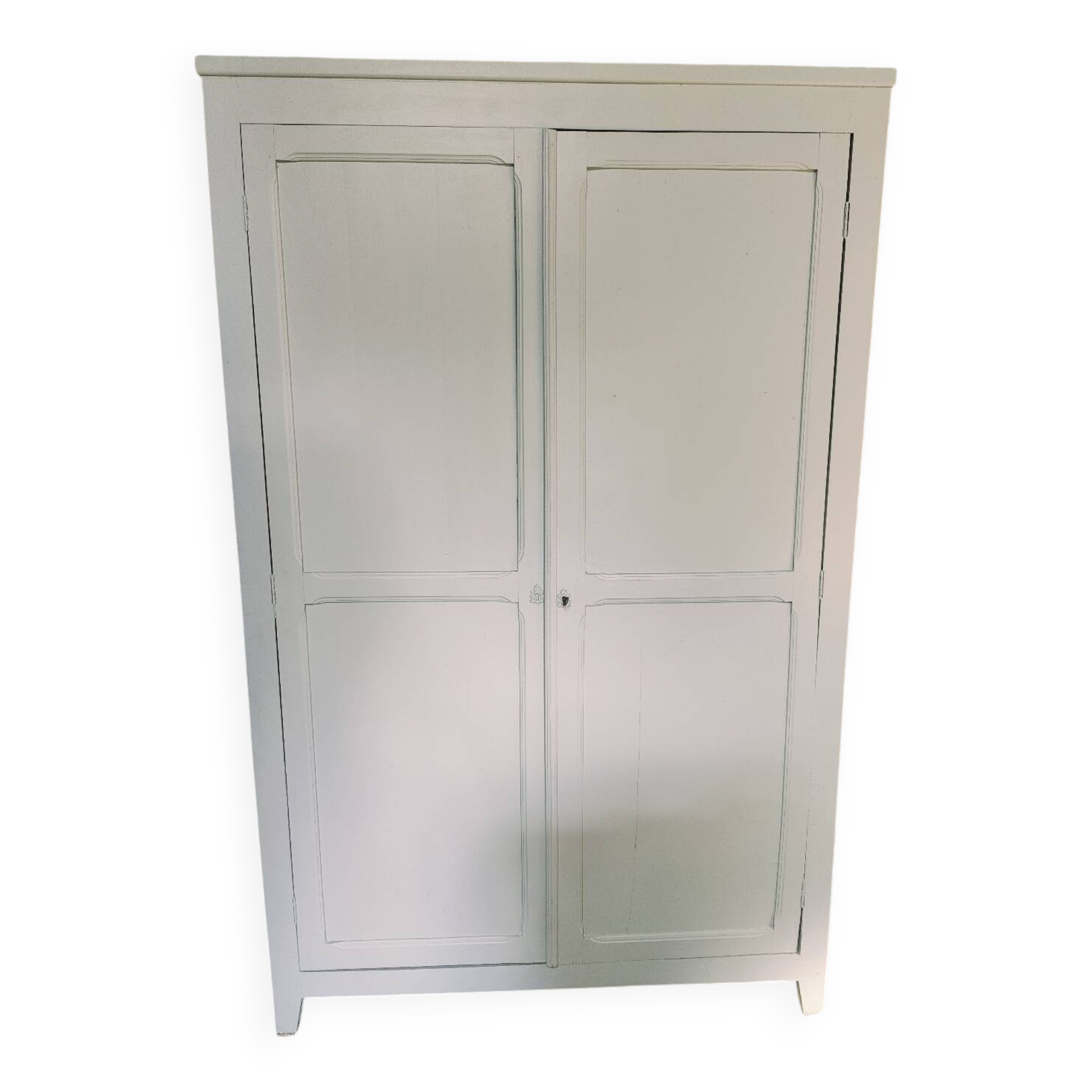 Armoire parisienne