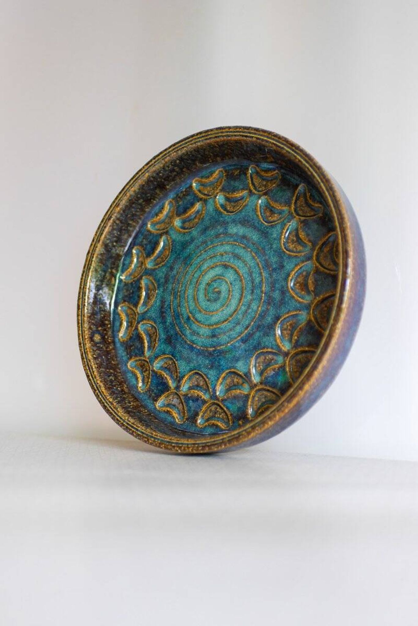 Ceramic plate in modernist art by Michael Andersen, Denmark, 1960s.