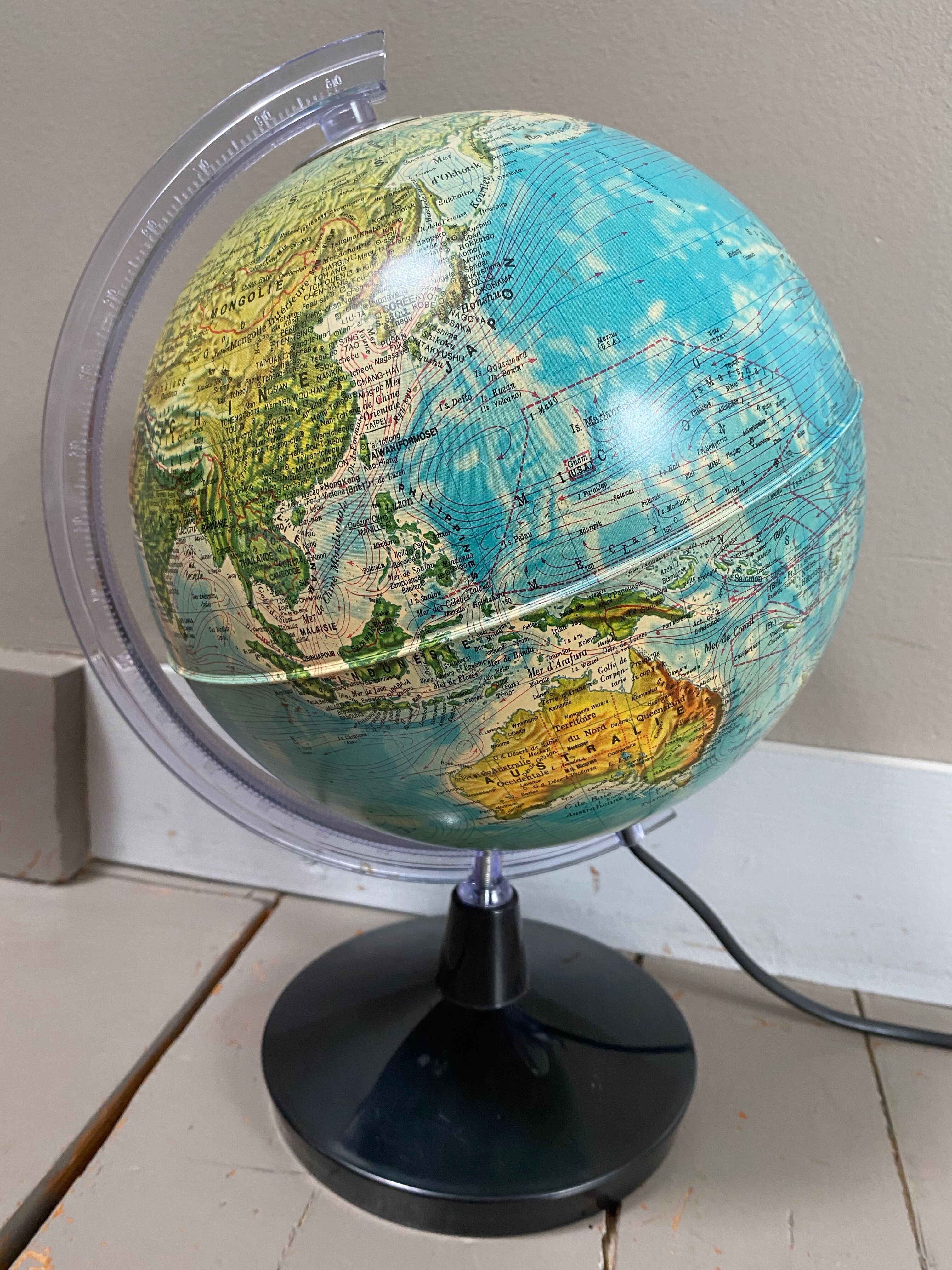 Vintage light globe