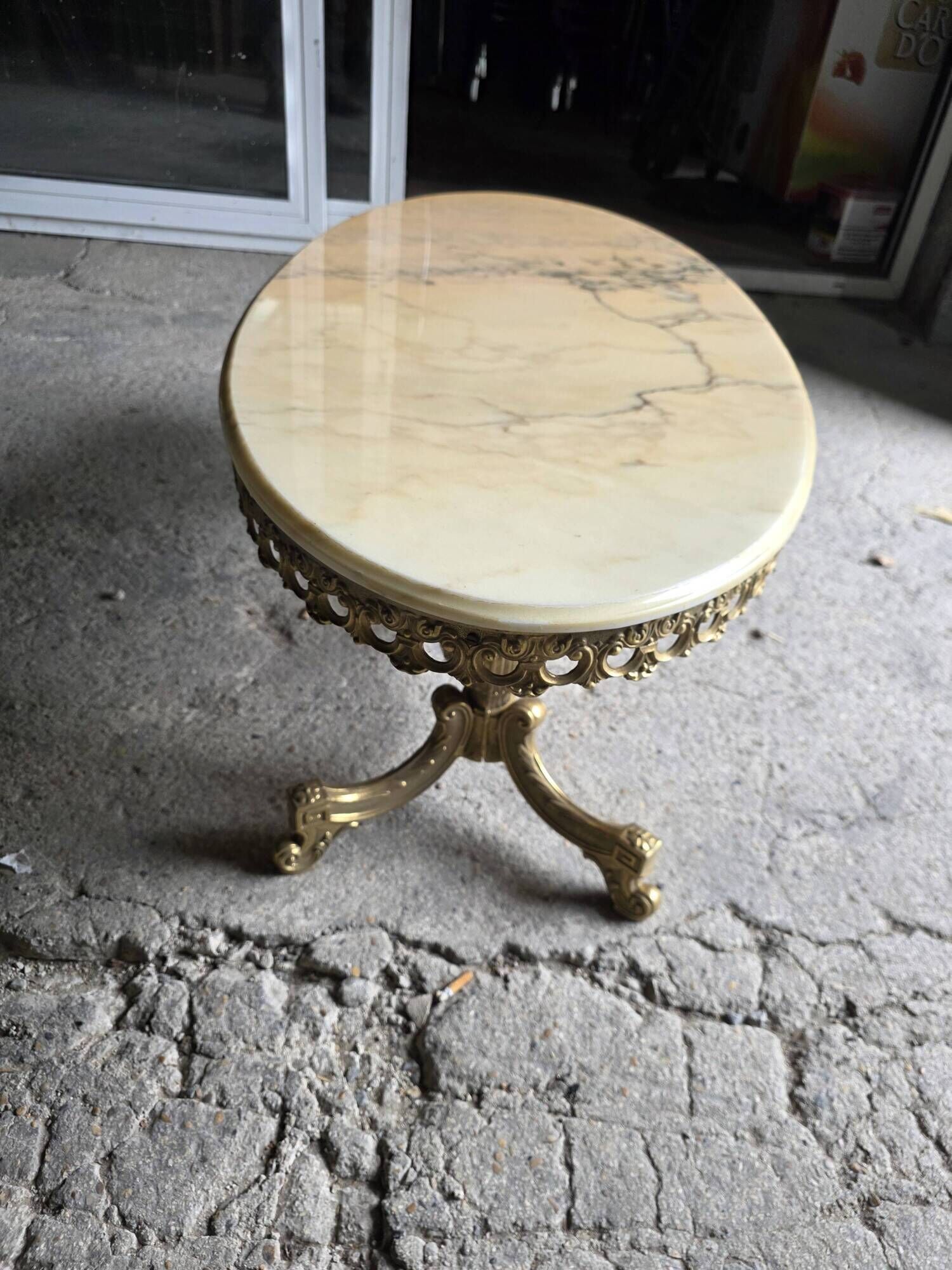 Table basse en bronze et marbre années 1960