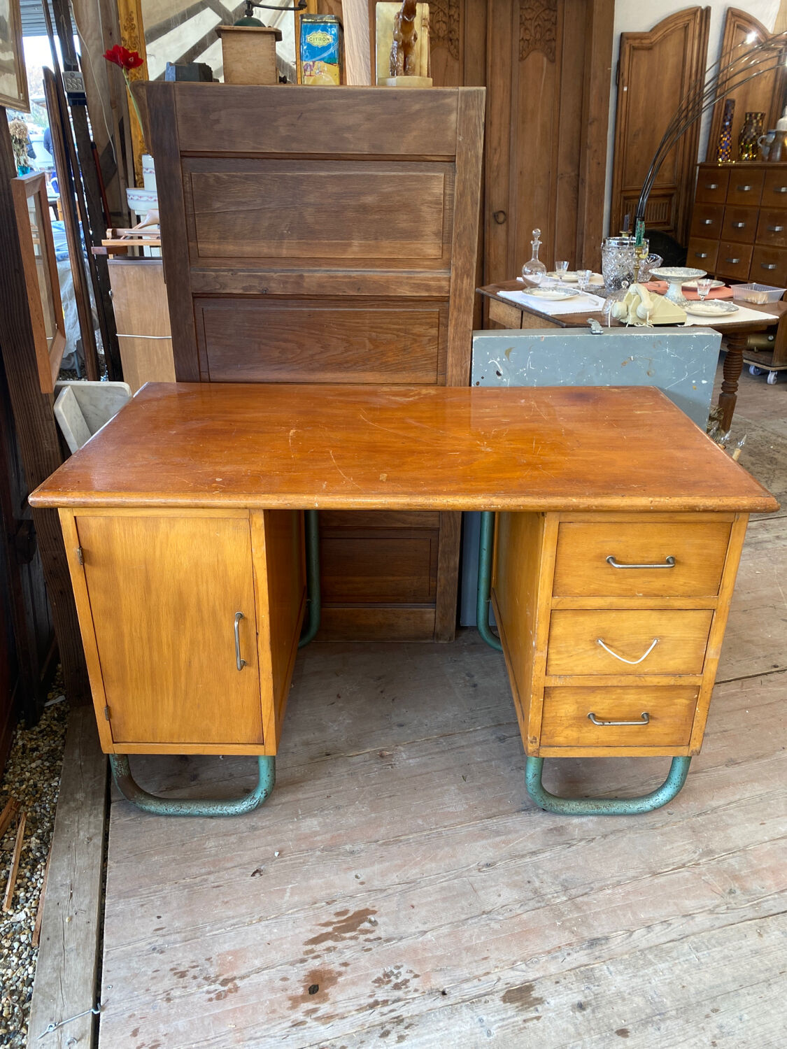 Bureau d’instituteur Stella