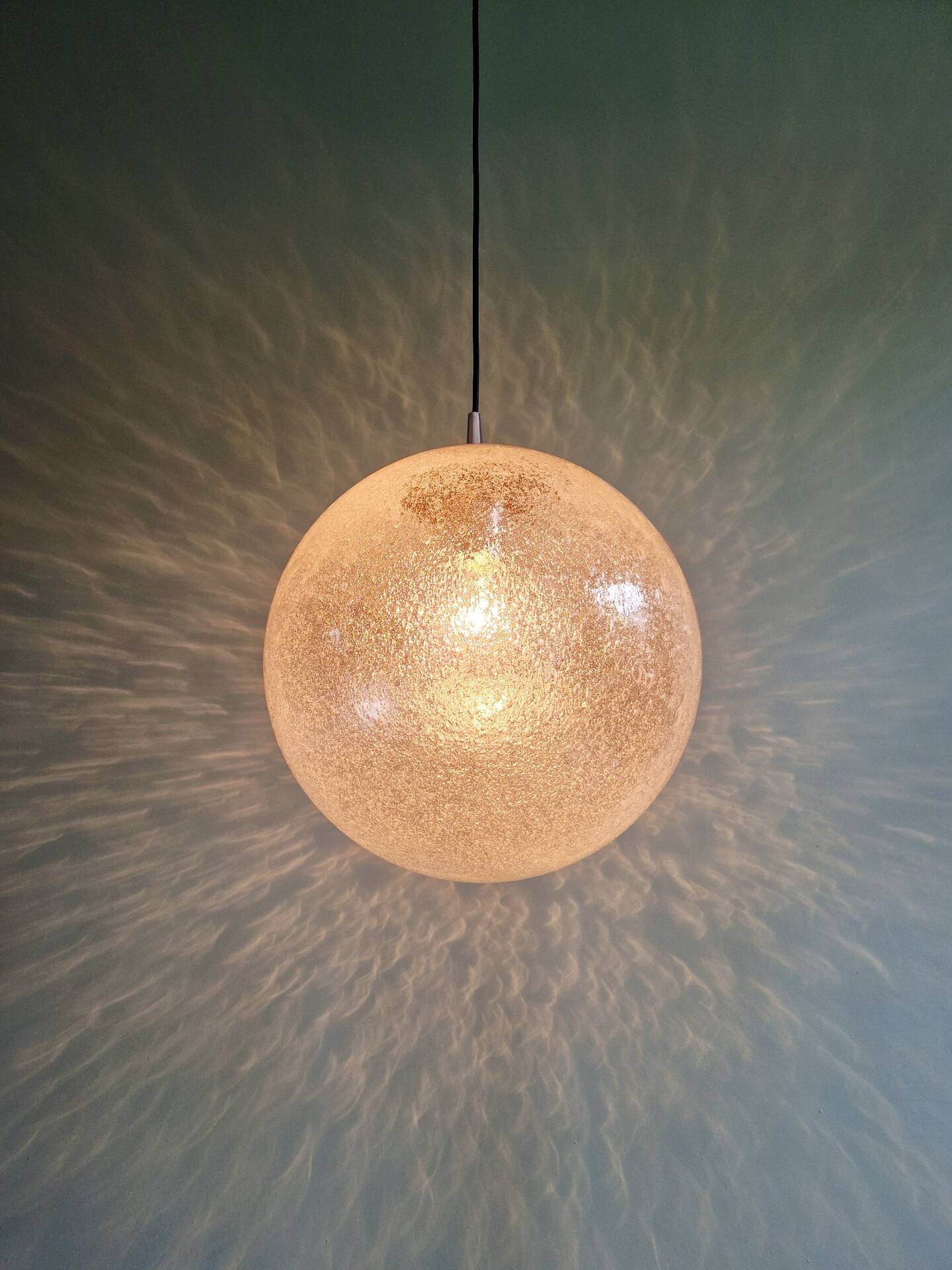 Suspension Space Age in blown bubble glass, Peill & Putzler, 1970