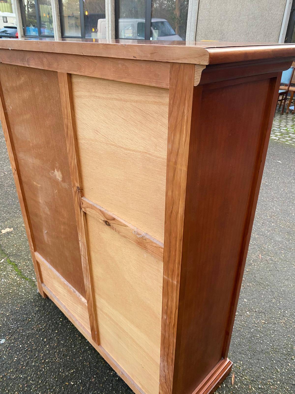Vitrine Louis XVI en bois massif du 20ème