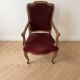 2 fauteuils style Louis XV de style classique en bois et velours bordeaux