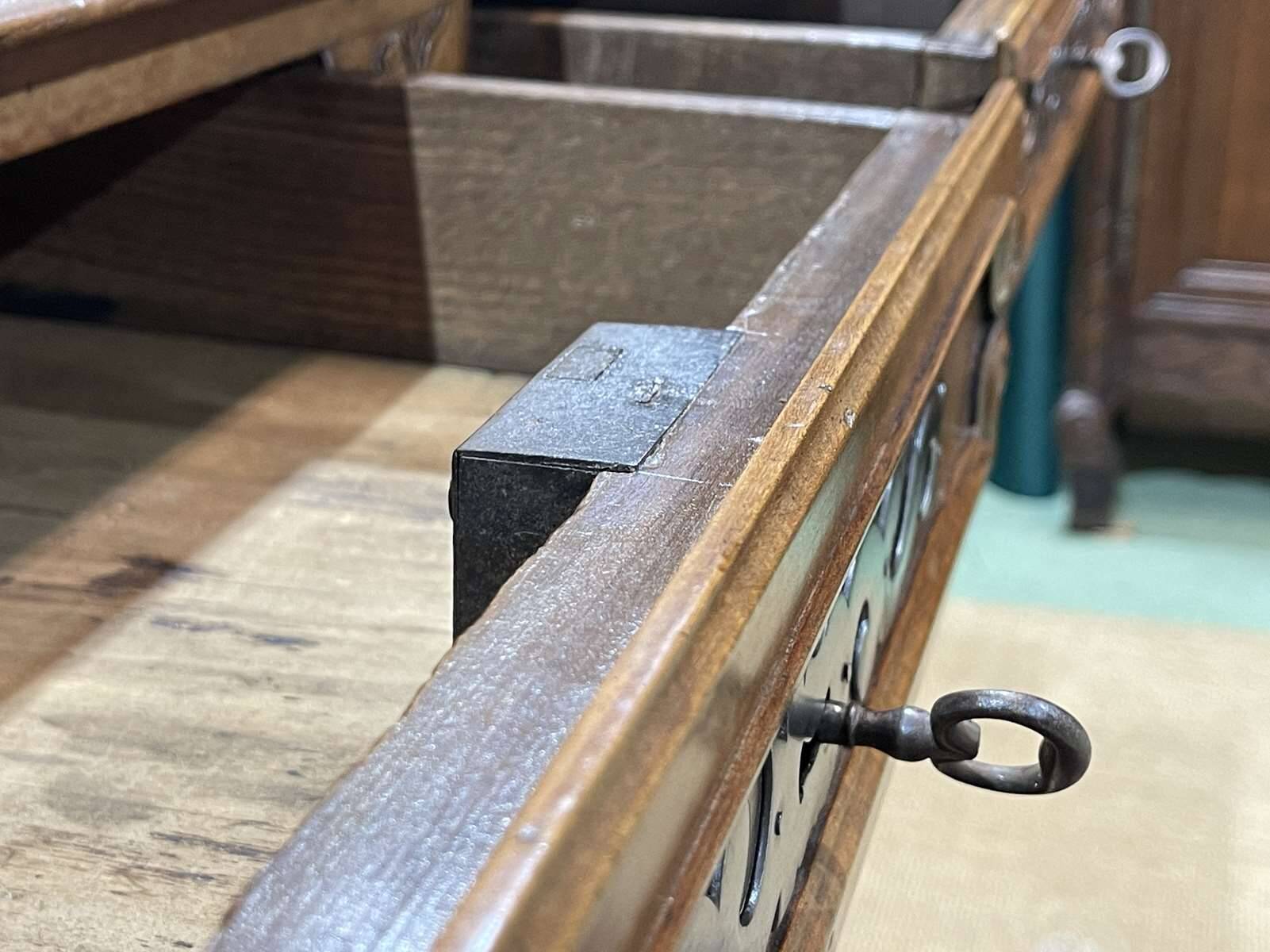 Vendéen Louis XV buffet from the early 19th century in cherry and oak