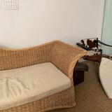Indoor daybed with mattress with curves and braiding work