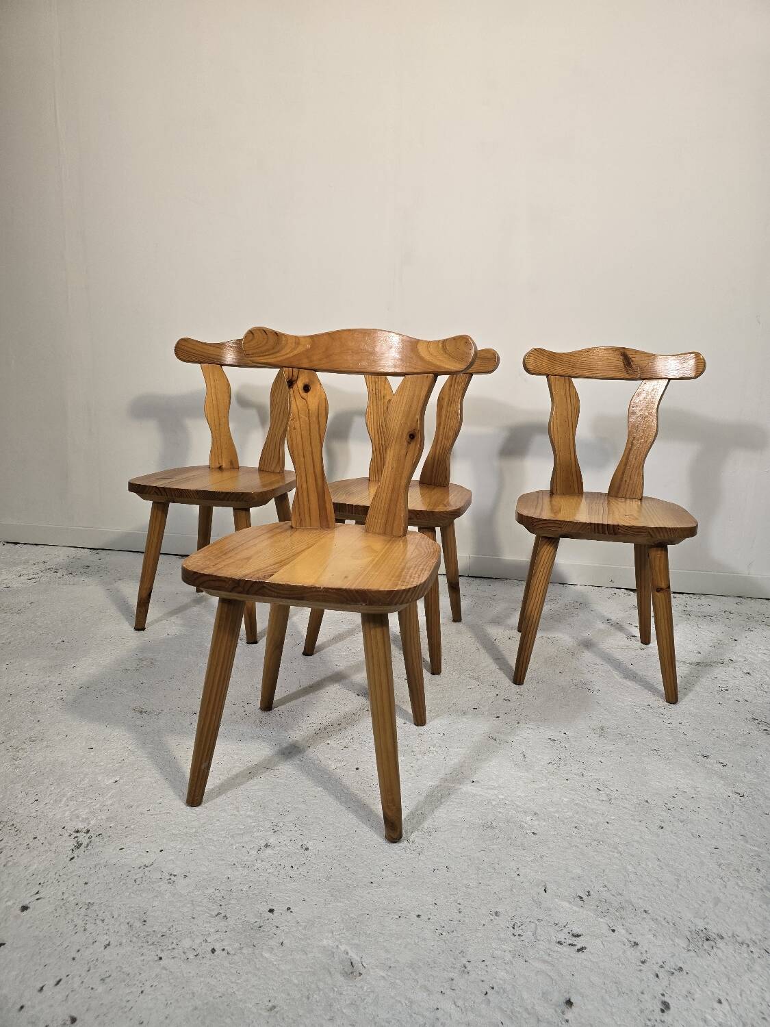 Set of 4 pine chairs