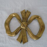 Brass knot table mat