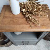 Oak chest of drawers