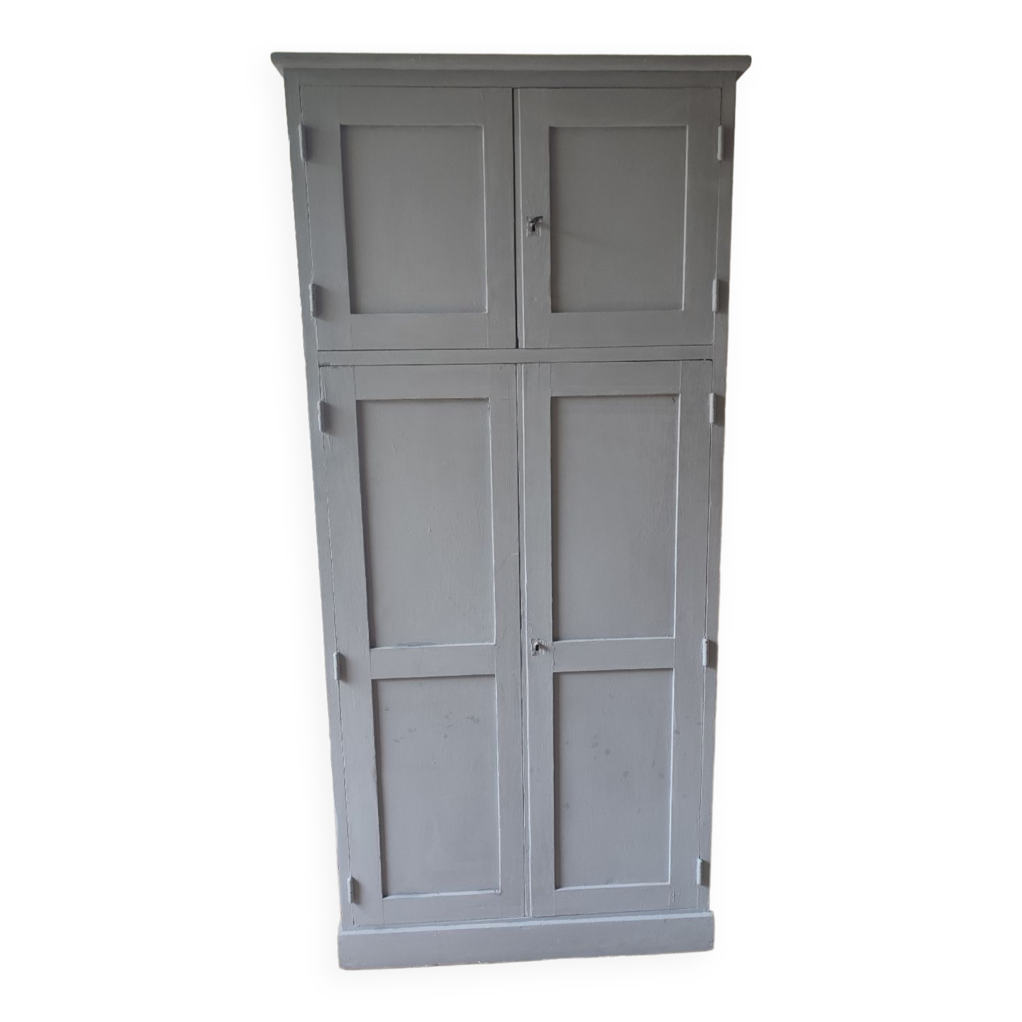Armoire parisienne