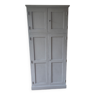 Armoire parisienne