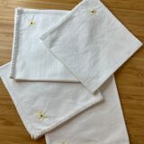 4 embroidered napkins