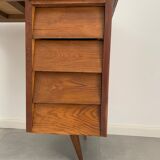 Desk with tapered feet