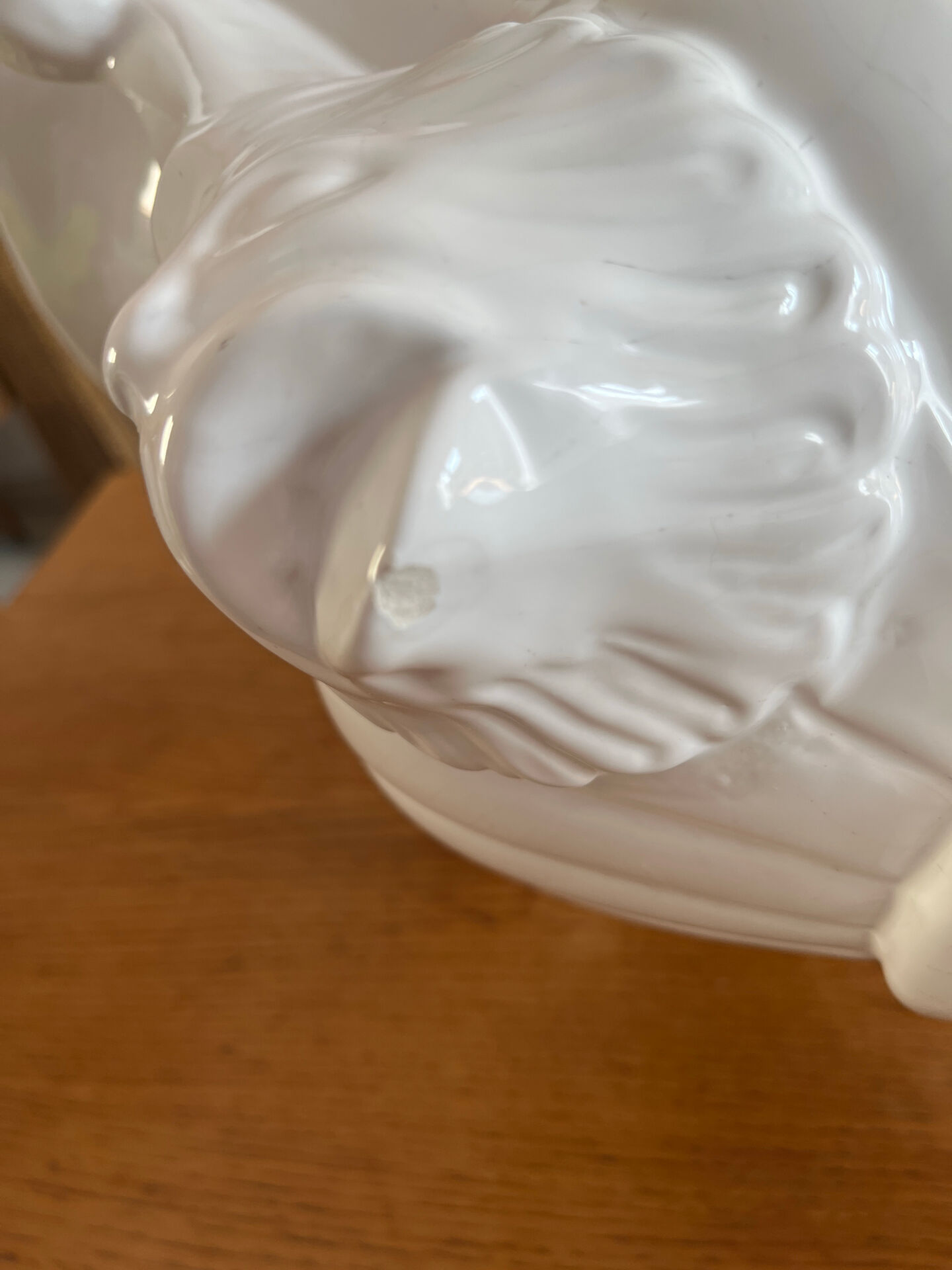 Large Médicis style vase