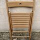 Chaise pliante en bois couleur miel