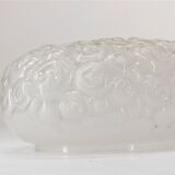 3 plafonniers en verres blancs pressés moulés motifs escargots