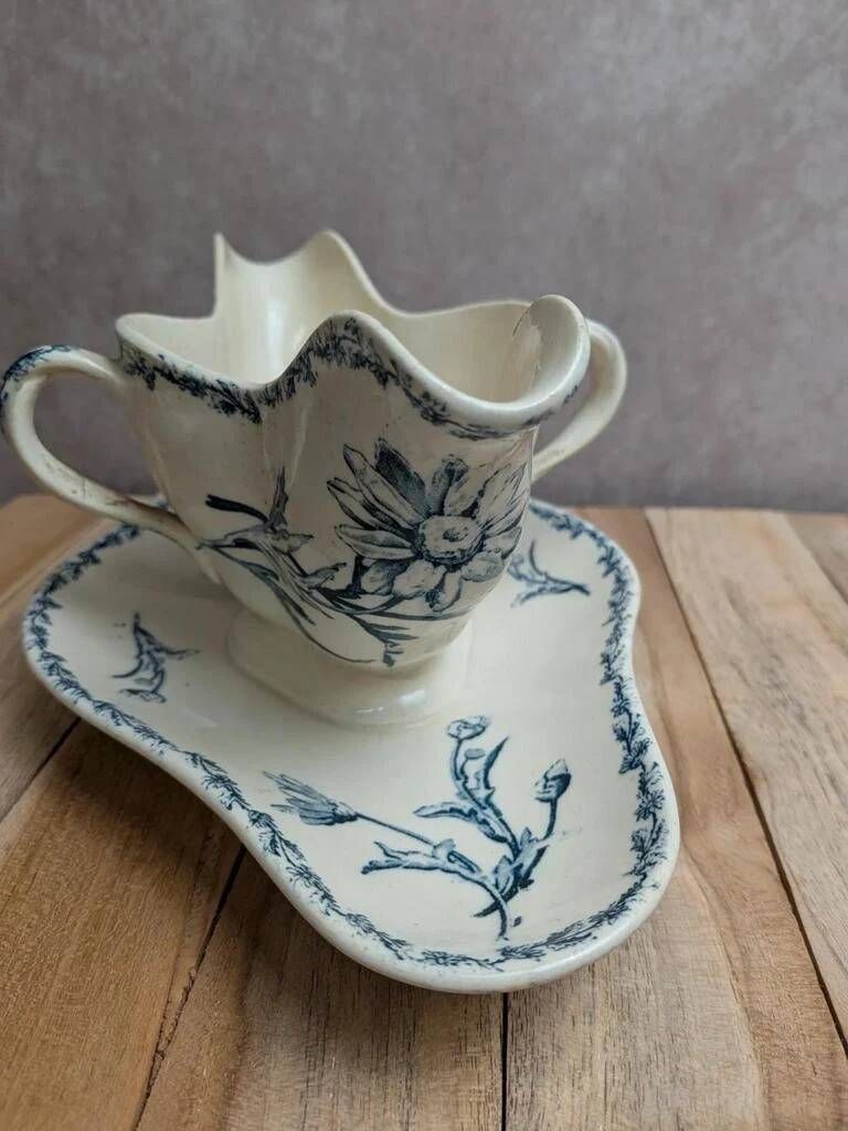 Antique sauce boat in Lunéville ironstone – Marguerite model – Blue decoration
