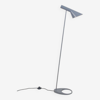 Lampadaire danois AJ conçu par Arne Jacobsen pour Louis Poulsen
