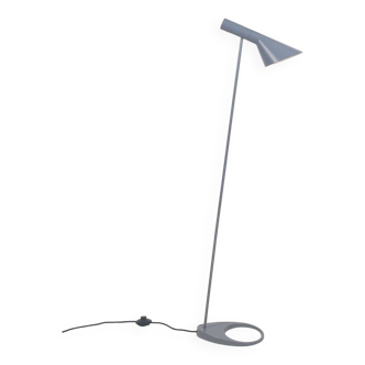 Lampadaire danois AJ conçu par Arne Jacobsen pour Louis Poulsen