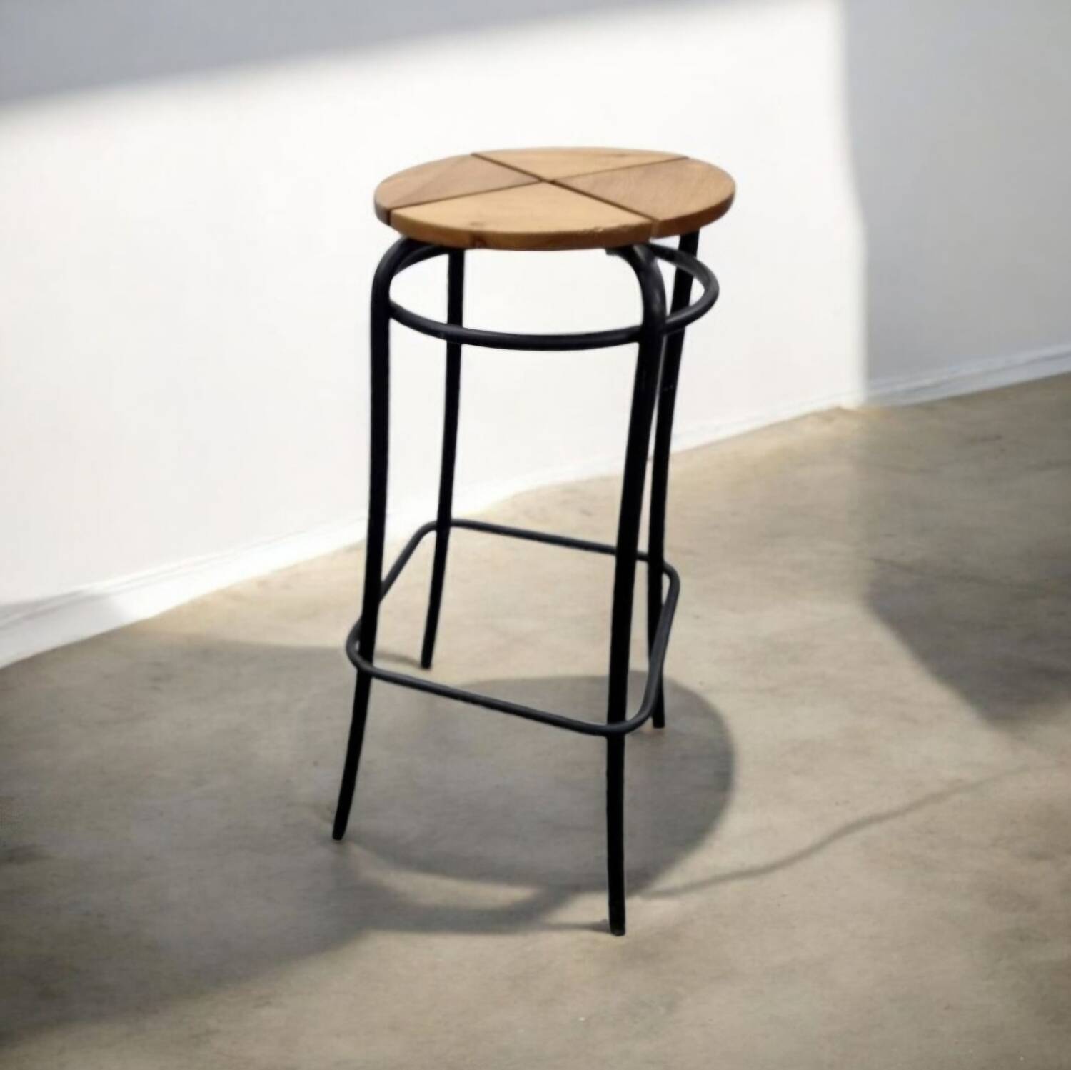 Bar stool
