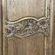 Armoire antique française à motifs floraux sculptés à la main