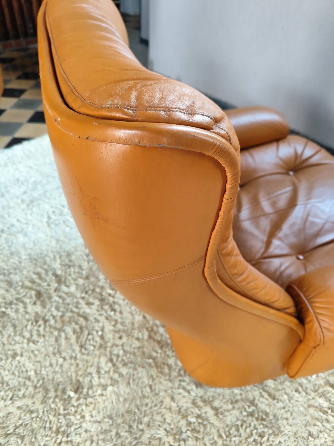 Michel Cadestin leather armchair for Airbone