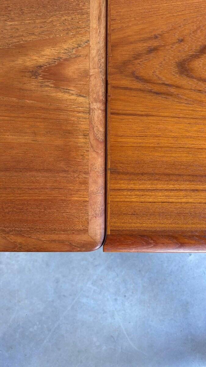 Danish vintage diningtable teak