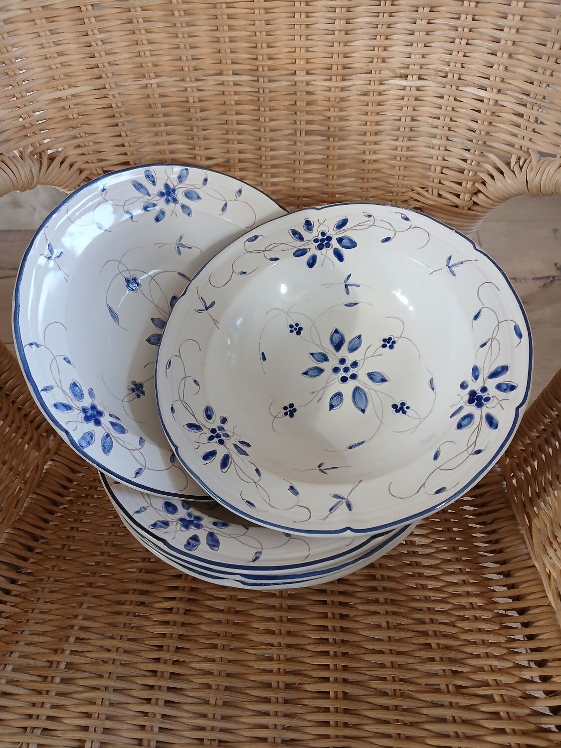 5 assiettes creuses anciennes Moustiers