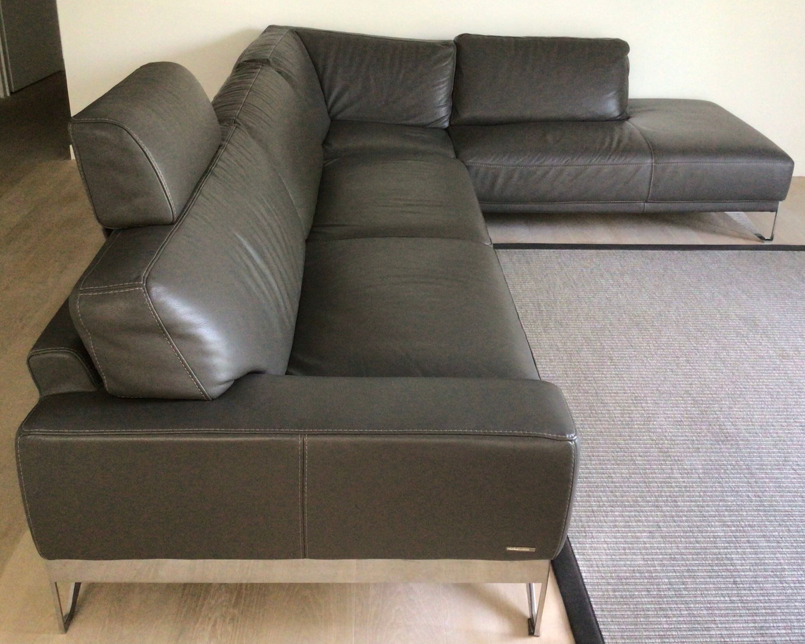 Grey leather corner sofa Roche Bobois, removable.