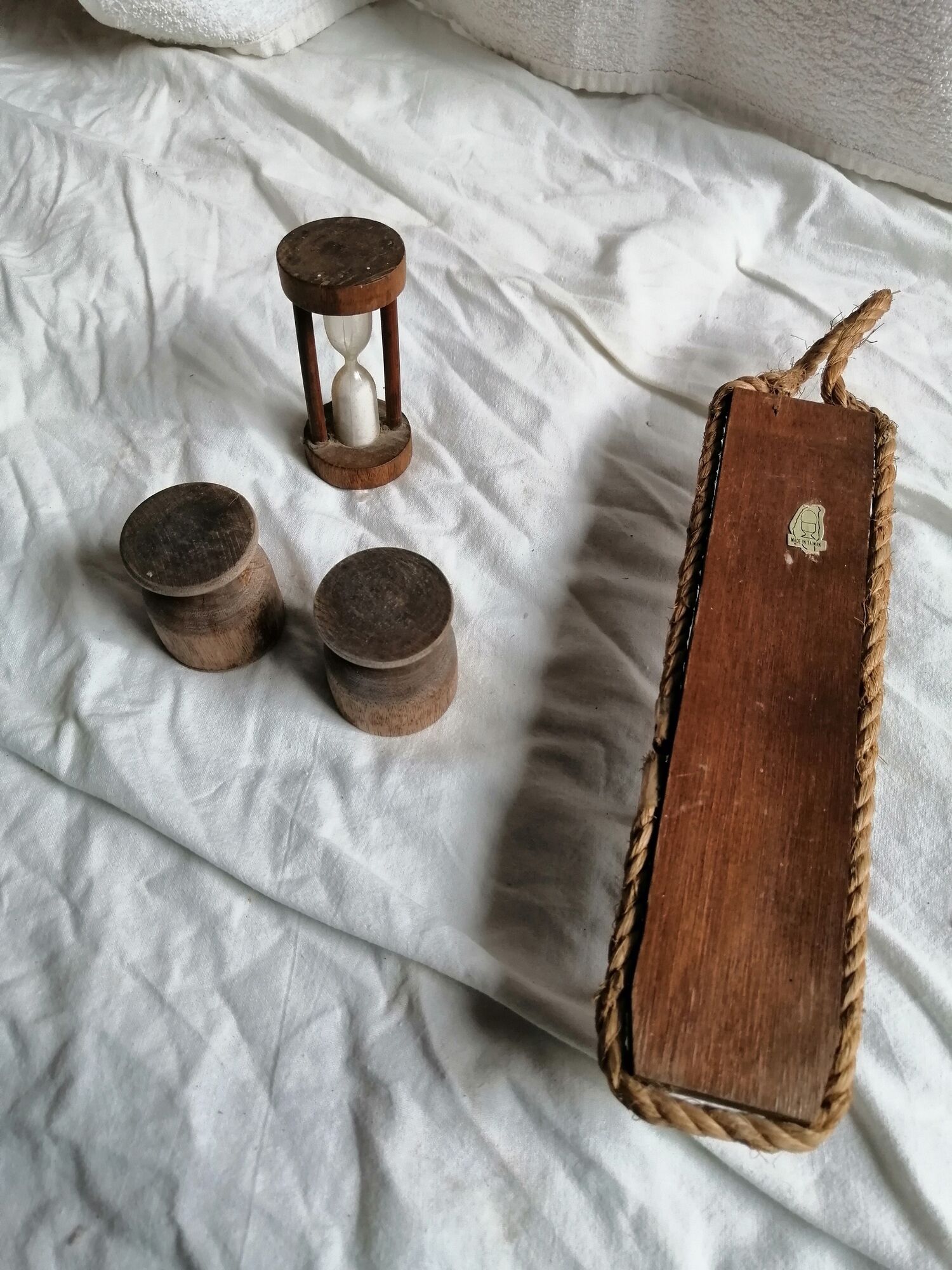 Coquetier and its hourglass vintage
