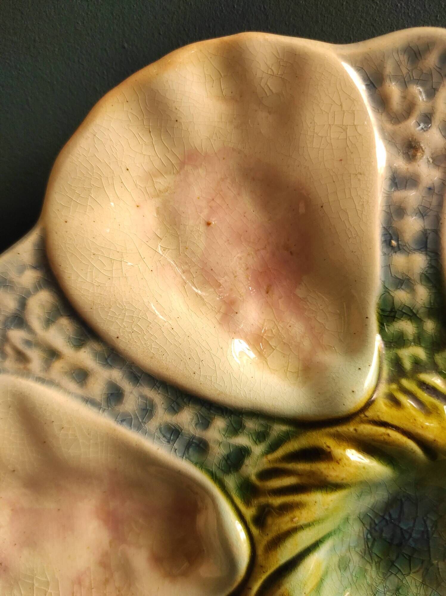 Rare antique French Oyster Plate in Majolica, faïence rustic Provençal